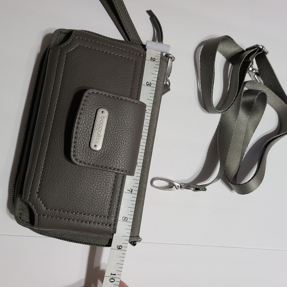 Baggallini RFID Phone Wallet Wristlet Crossbody - Picture 8 of 9